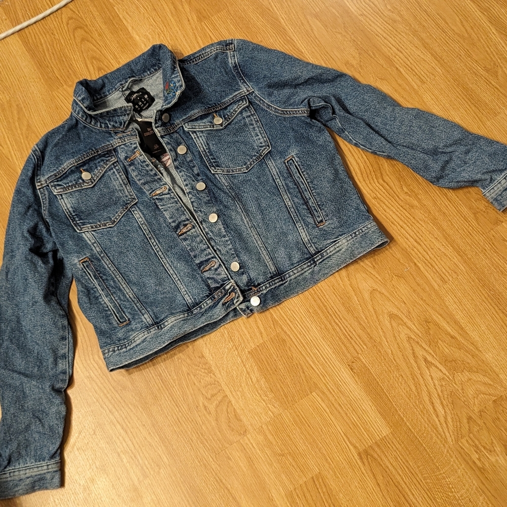 Floral Embroidery Denim Jacket